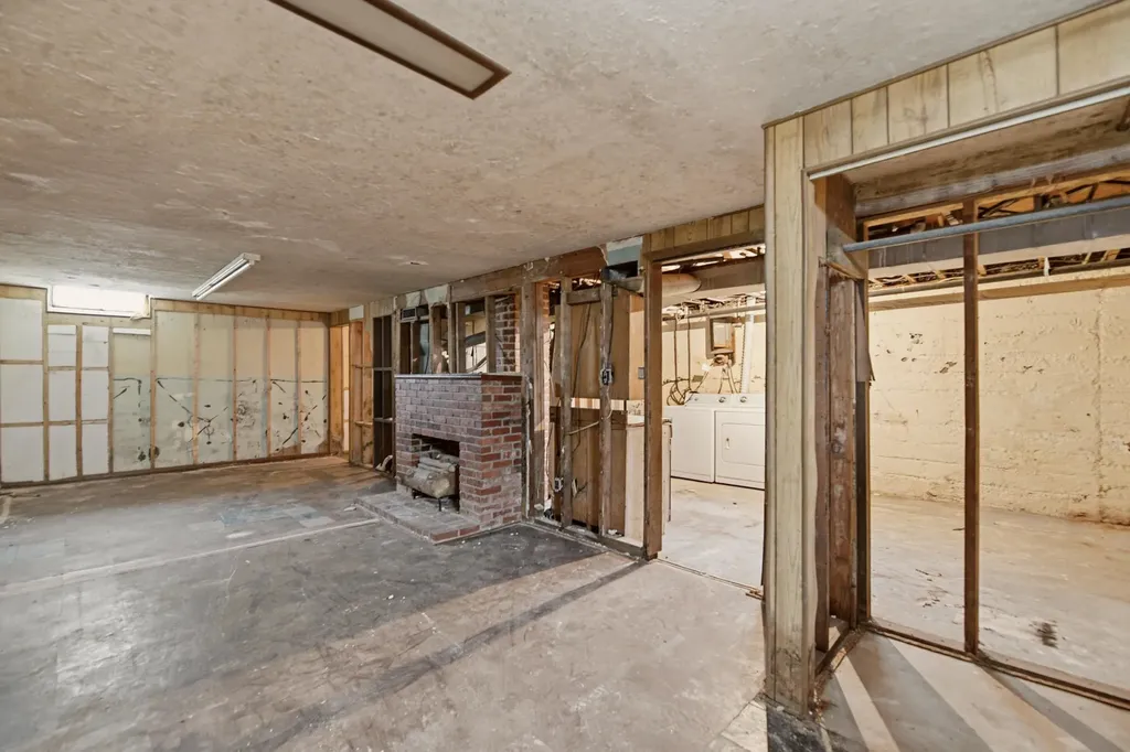 2111 S Pattie Wichita KS 67211