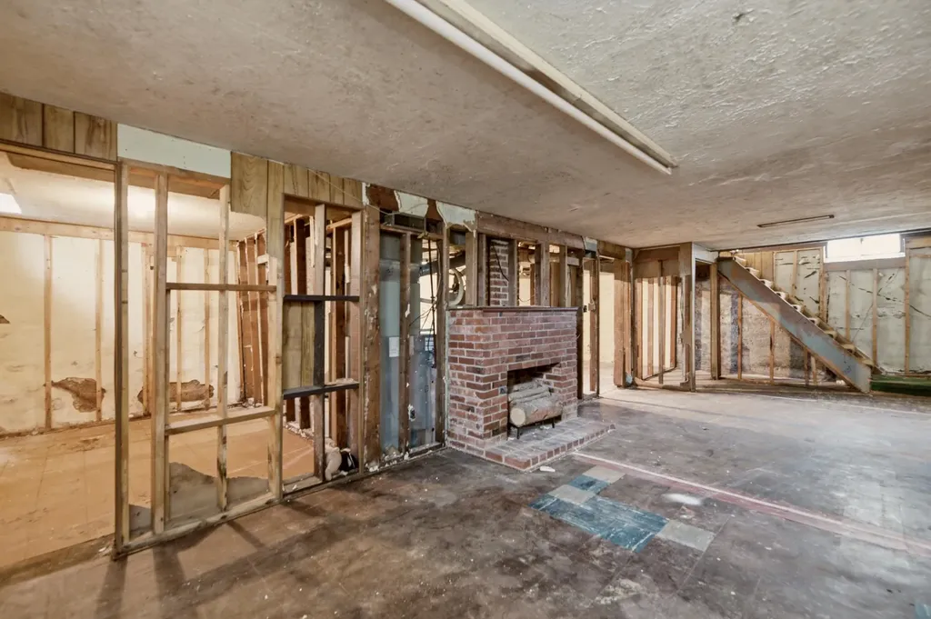 2111 S Pattie Wichita KS 67211