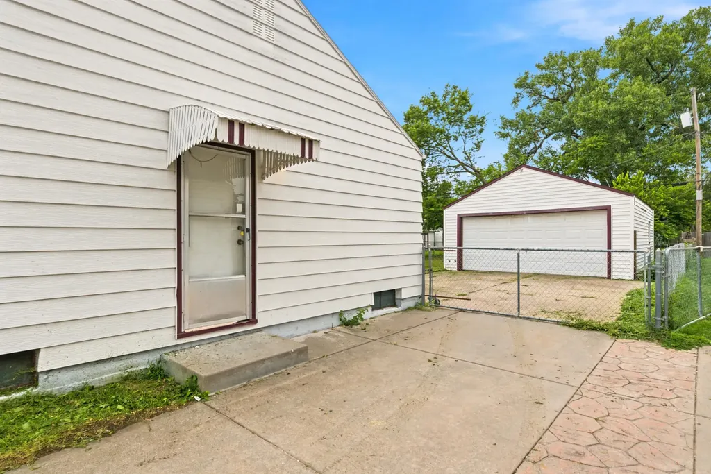2111 S Pattie Wichita KS 67211