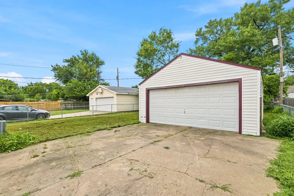 2111 S Pattie Wichita KS 67211