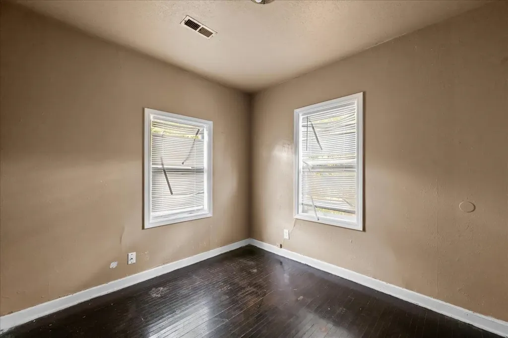 1646 N Poplar Wichita KS 67214