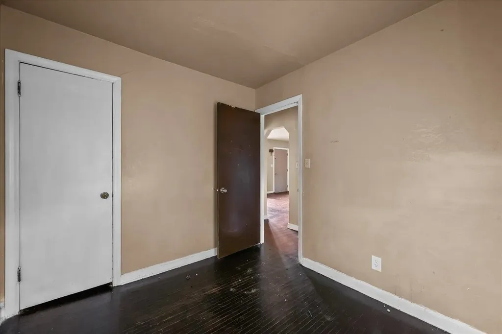 1646 N Poplar Wichita KS 67214