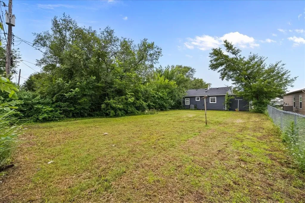 1646 N Poplar Wichita KS 67214