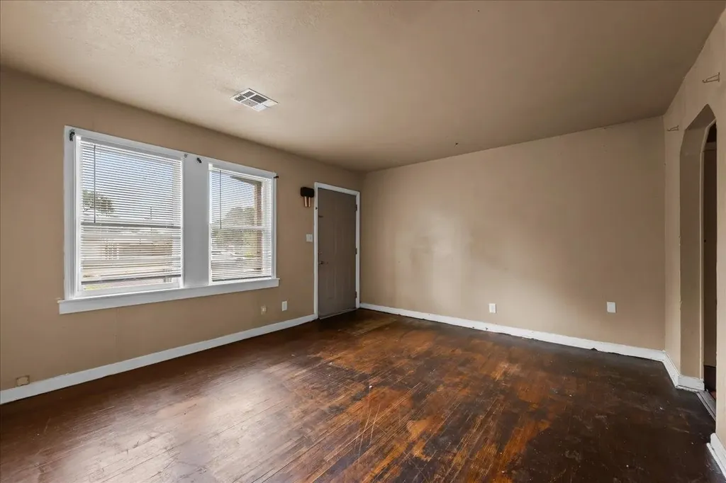 1646 N Poplar Wichita KS 67214