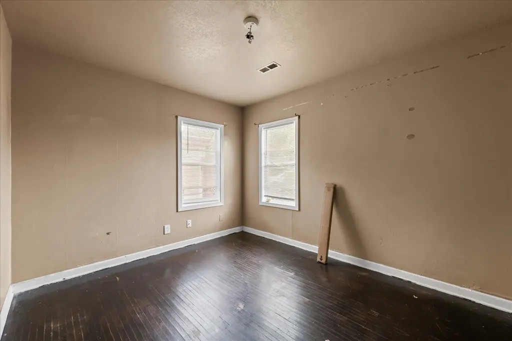 1646 N Poplar Wichita KS 67214