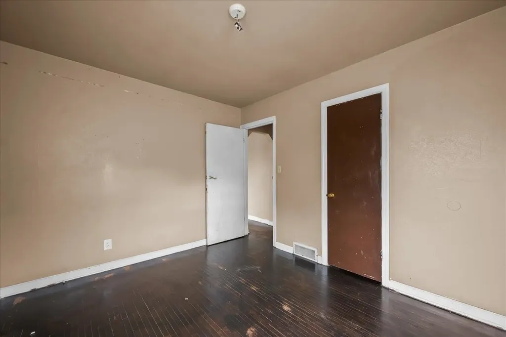1646 N Poplar Wichita KS 67214