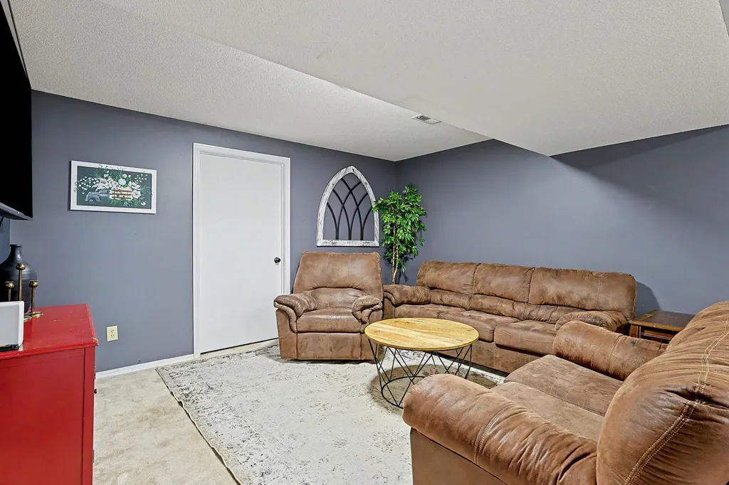 146 E Chestnut Drive Mulvane KS 67110