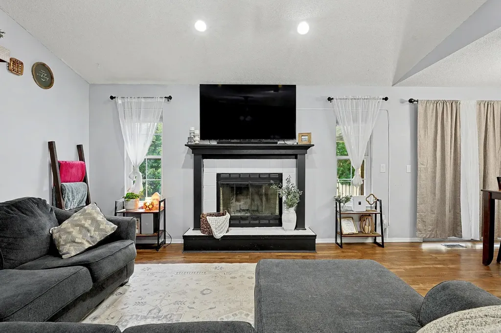 146 E Chestnut Drive Mulvane KS 67110