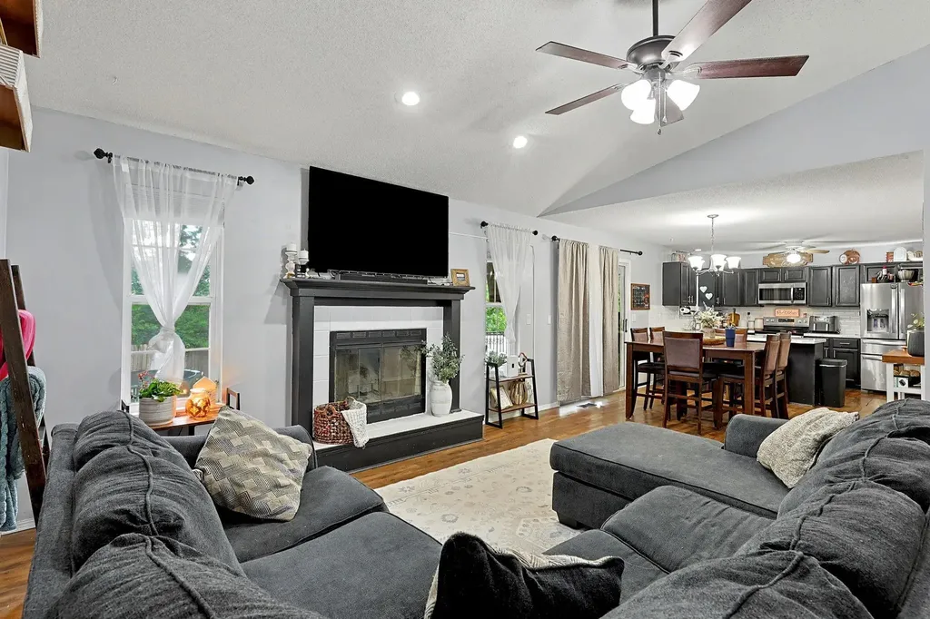 146 E Chestnut Drive Mulvane KS 67110