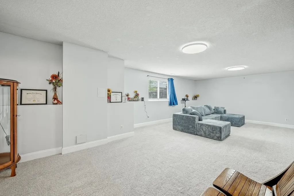 10509 W Yosemite Wichita KS 67215-3001
