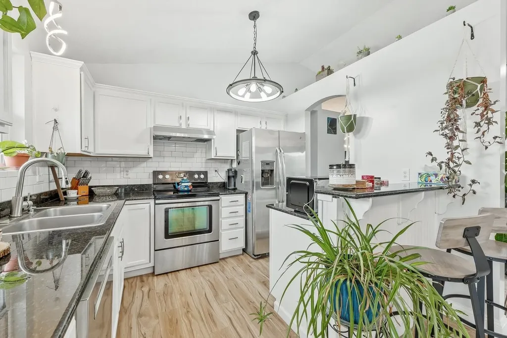 10509 W Yosemite Wichita KS 67215-3001