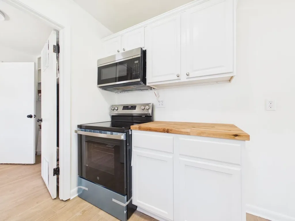 3232 S Gordon Avenue Wichita KS 67217