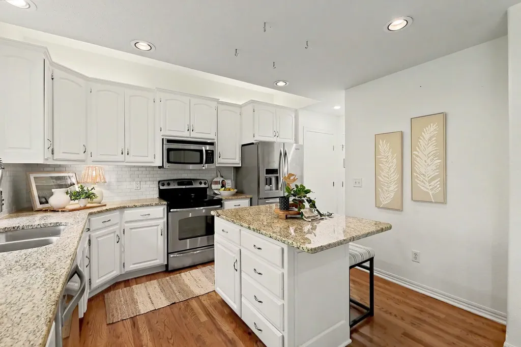 432 N Bridgefield Wichita KS 67230