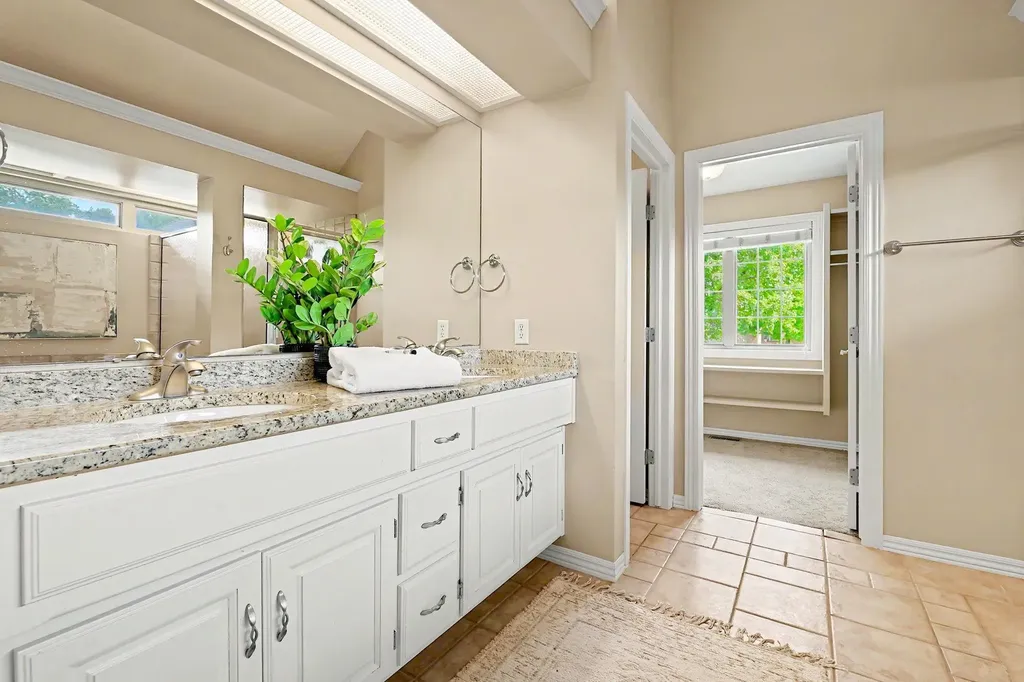 432 N Bridgefield Wichita KS 67230