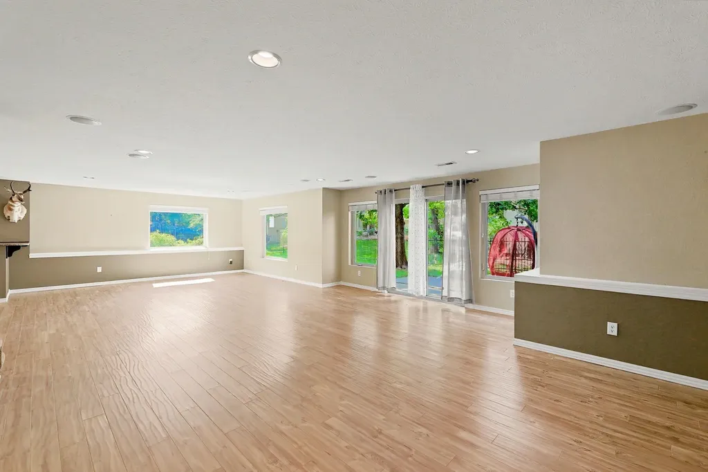 432 N Bridgefield Wichita KS 67230