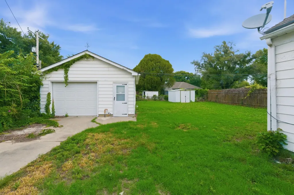 2234 E Rivera Wichita KS 67211