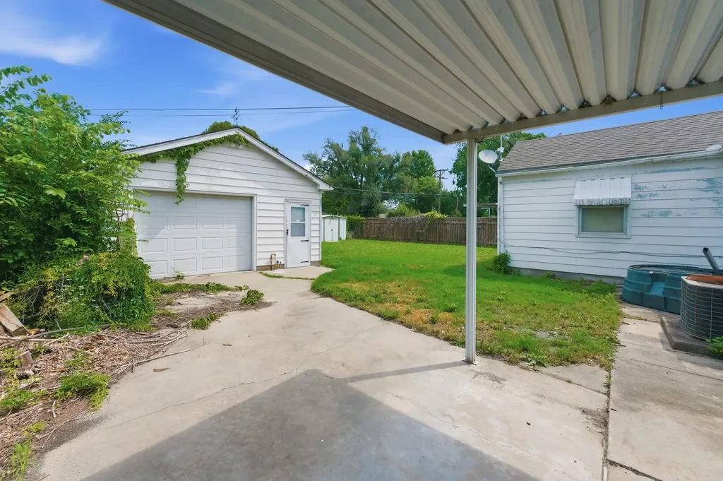 2234 E Rivera Wichita KS 67211