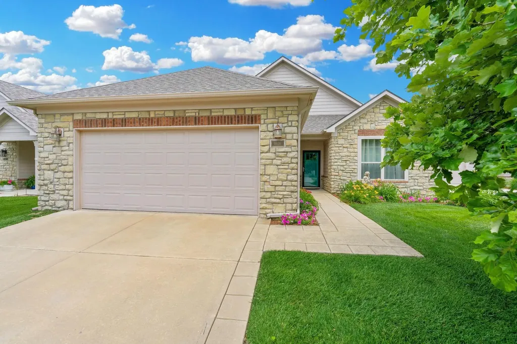 9636 W Village Place Maize KS 67101
