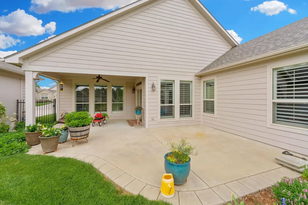 9636 W Village Place Maize KS 67101