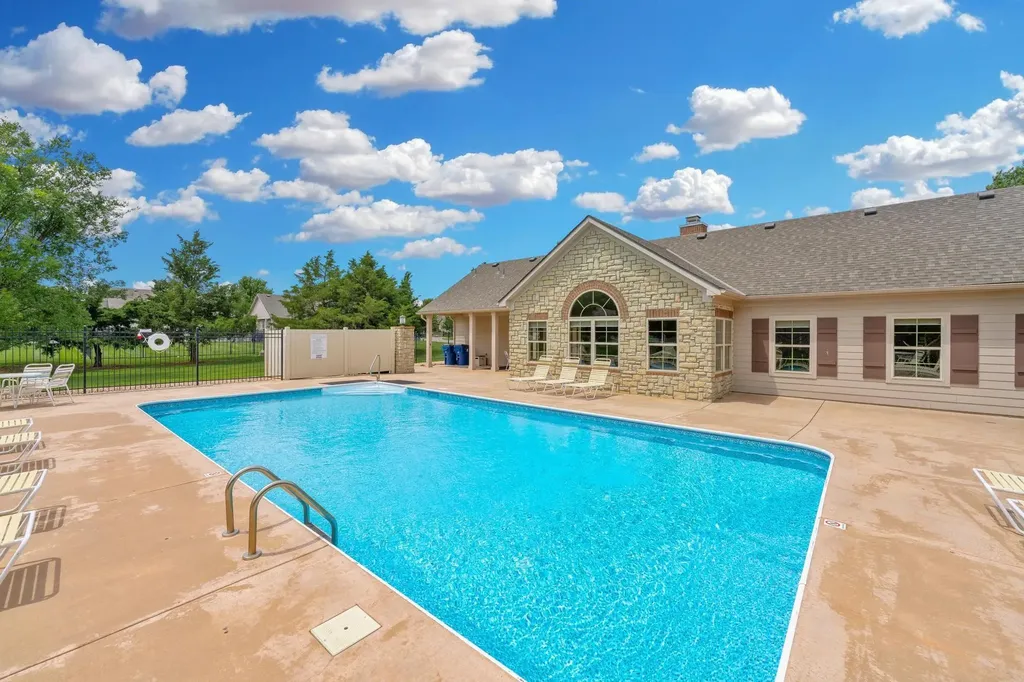 9636 W Village Place Maize KS 67101