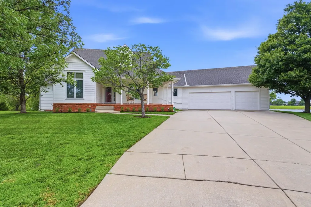 Bel Aire KS, 6918 E Summerside Court