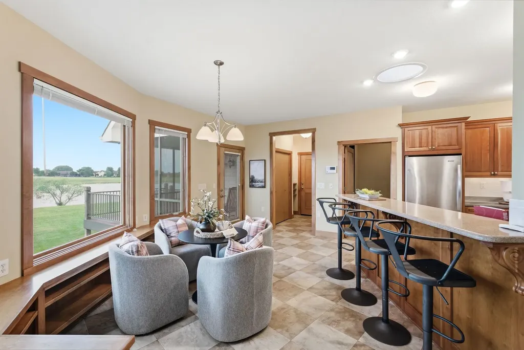 6918 E Summerside Court Bel Aire KS 67226