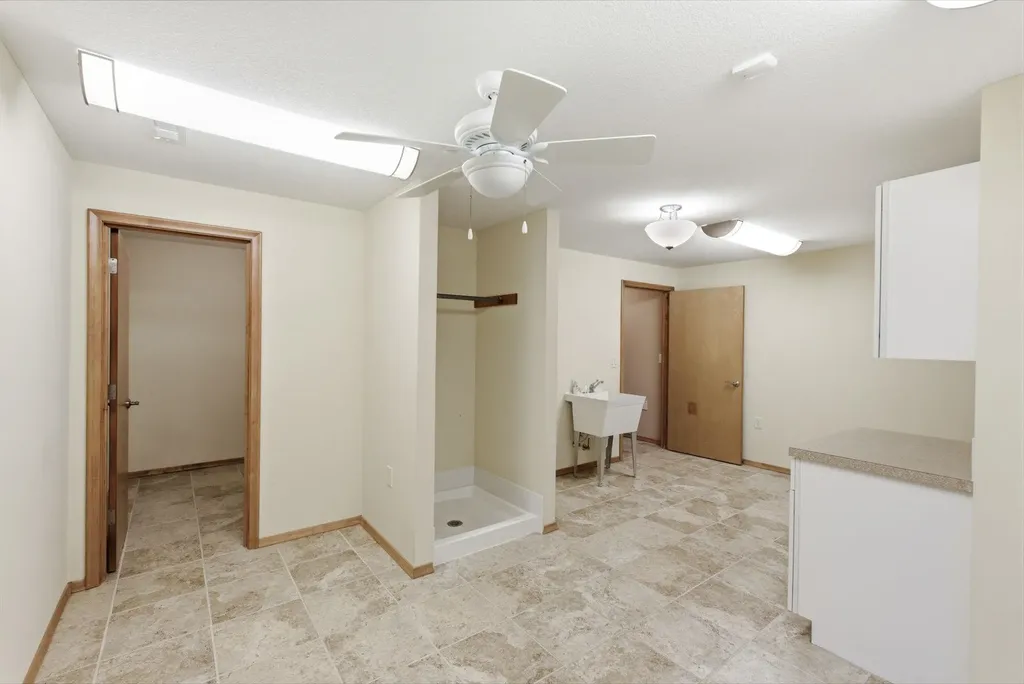 6918 E Summerside Court Bel Aire KS 67226