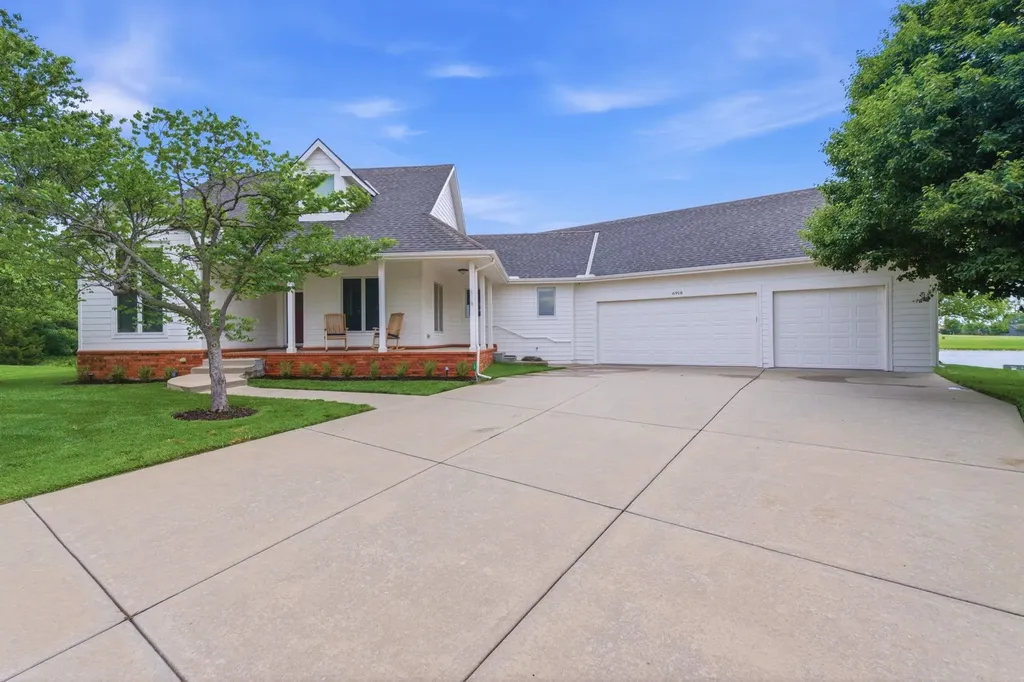 6918 E Summerside Court Bel Aire KS 67226