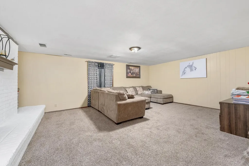 323 N Covington Street Wichita KS 67212