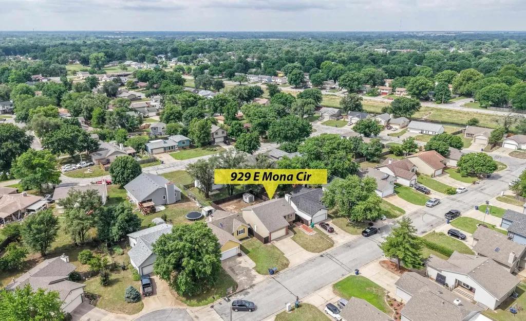929 E Mona Circle Wichita KS 67216