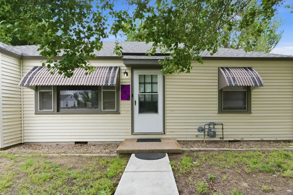 742 N Flora Wichita KS 67212