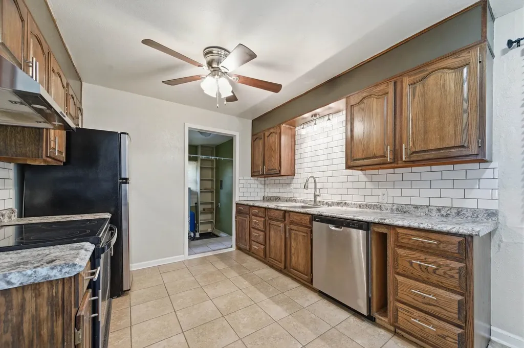 742 N Flora Wichita KS 67212