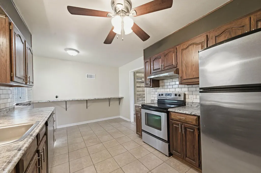 742 N Flora Wichita KS 67212