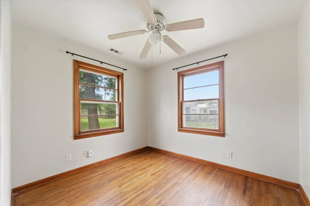 742 N Flora Wichita KS 67212