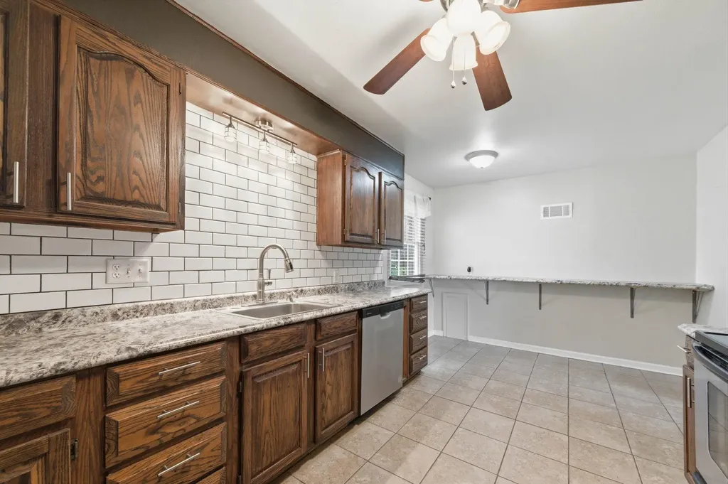 742 N Flora Wichita KS 67212