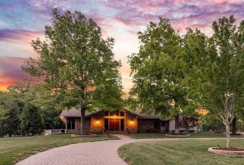 8320 E Central Avenue Wichita KS 67206