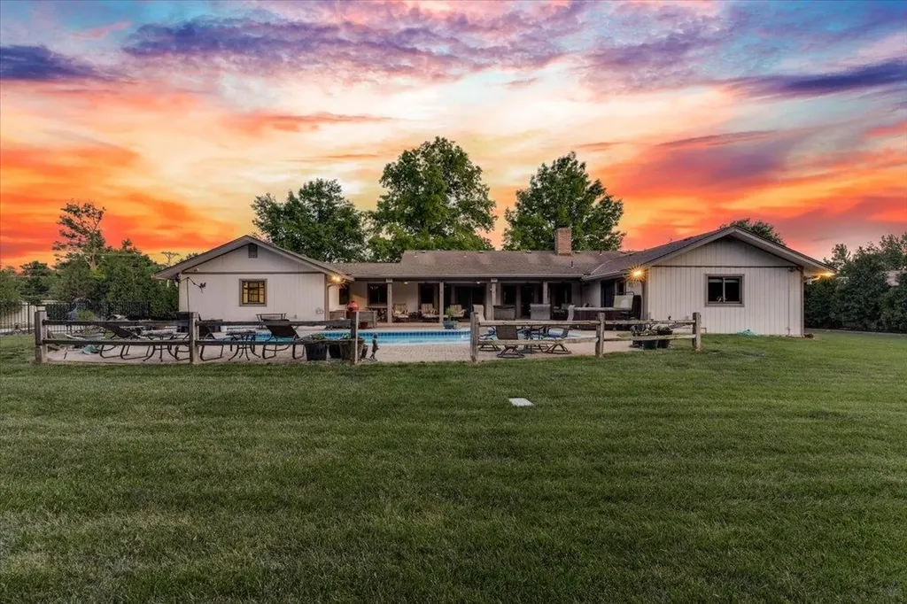 8320 E Central Avenue Wichita KS 67206
