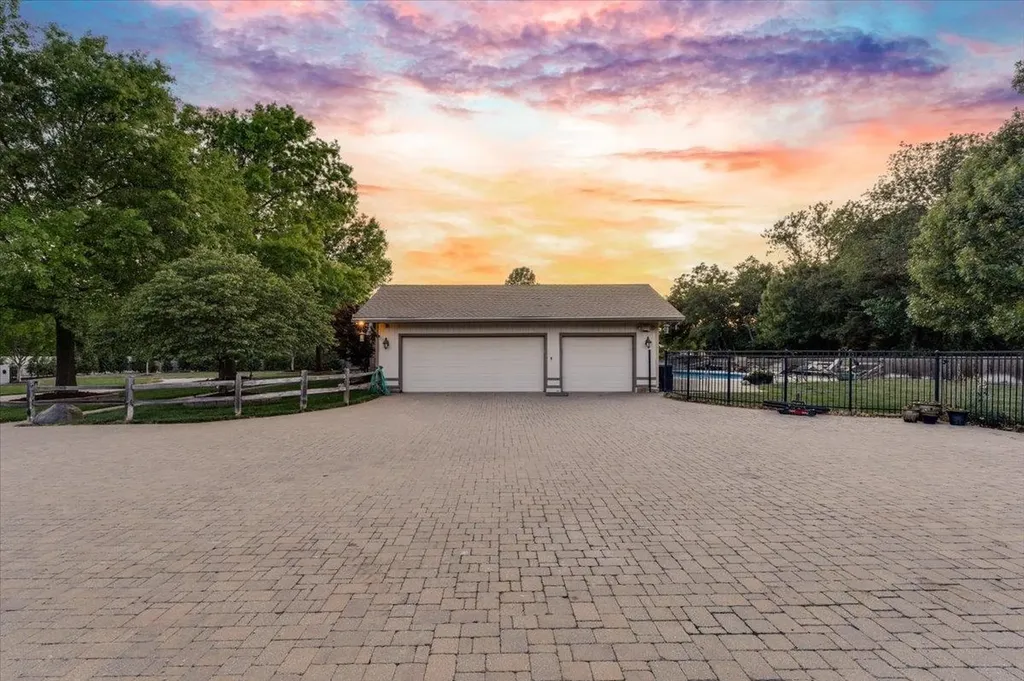 8320 E Central Avenue Wichita KS 67206