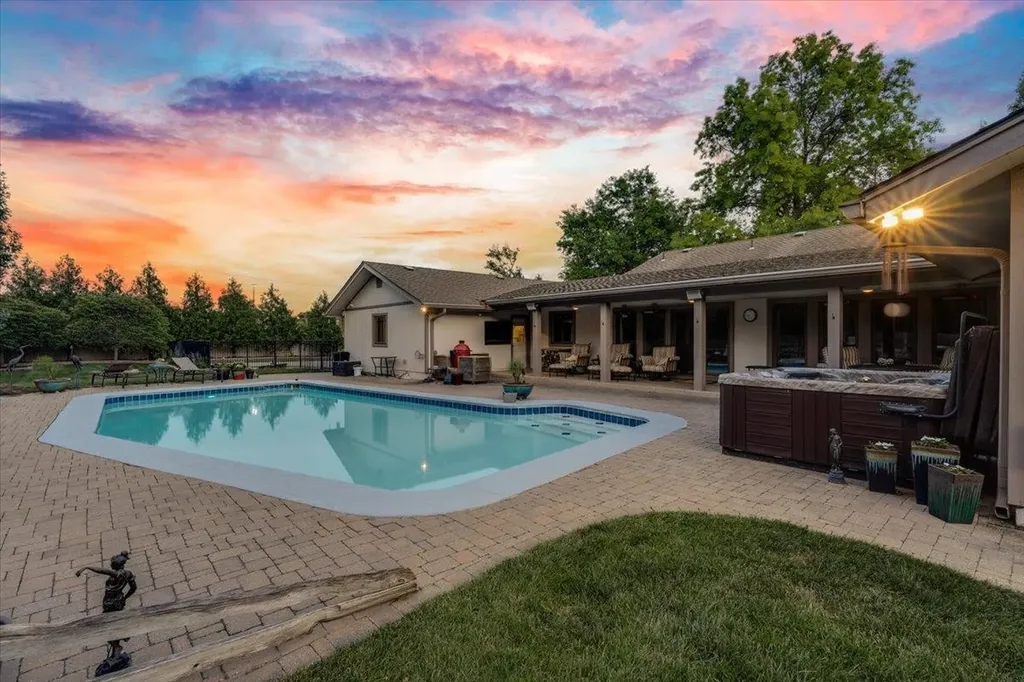 8320 E Central Avenue Wichita KS 67206
