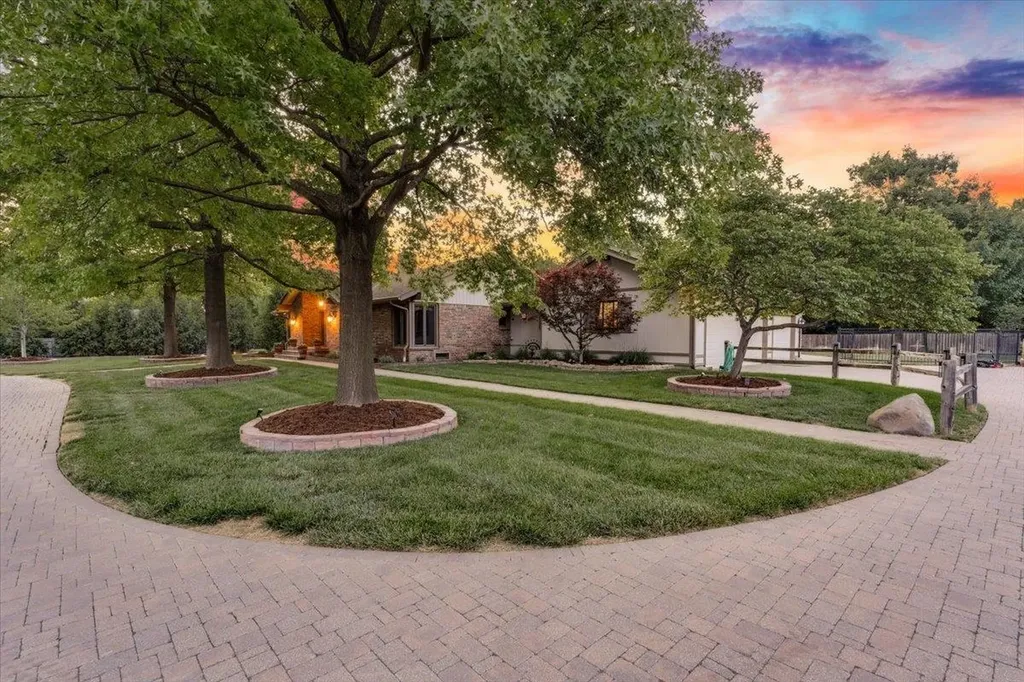 8320 E Central Avenue Wichita KS 67206