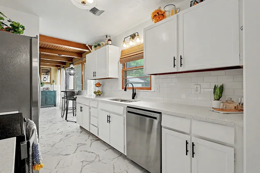6544 E Oneida Wichita KS 67206