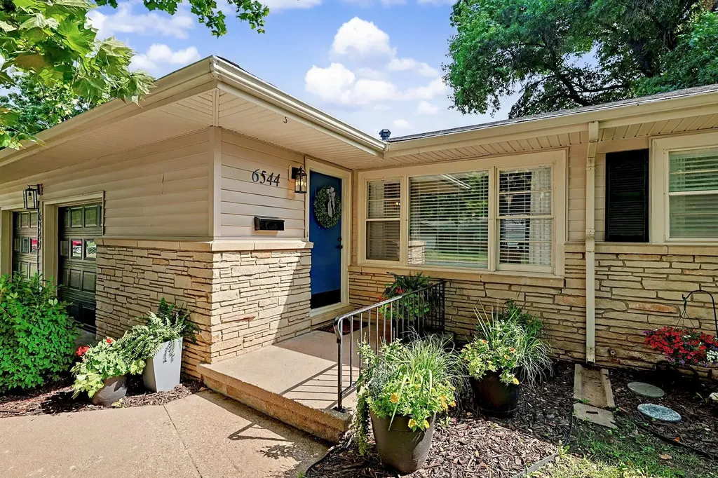 6544 E Oneida Wichita KS 67206