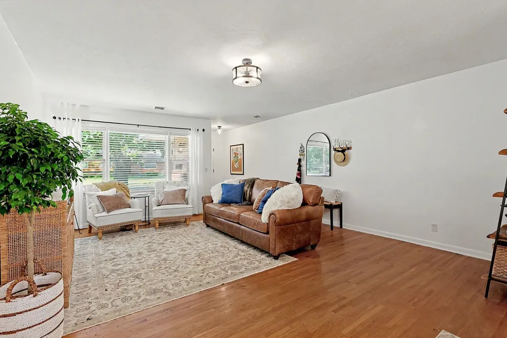 6544 E Oneida Wichita KS 67206
