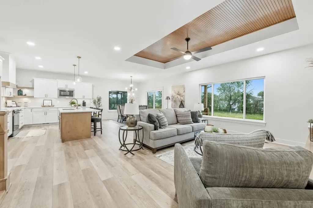 8235 E Summerside Place Bel Aire KS 67226