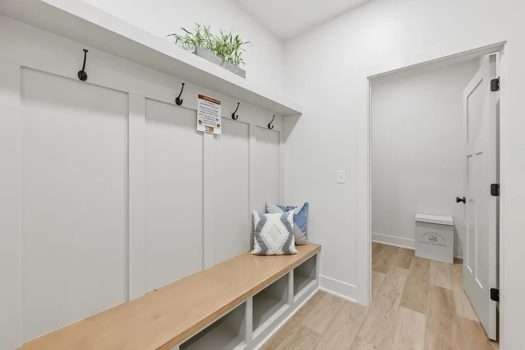 8235 E Summerside Place Bel Aire KS 67226