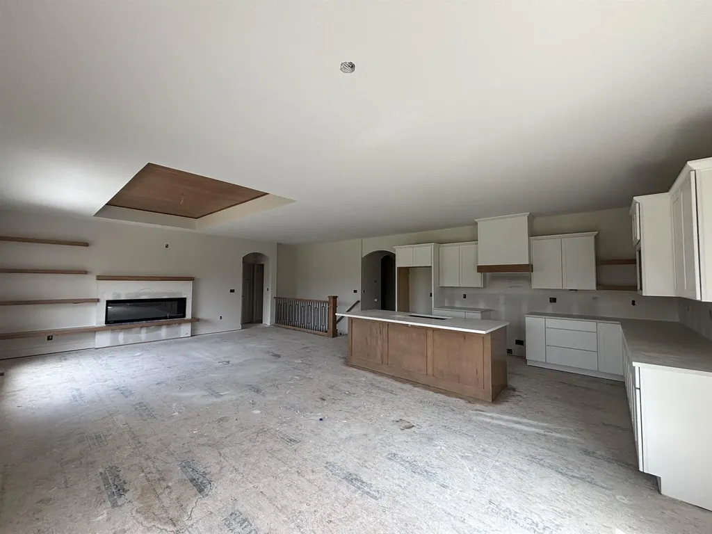 8235 E Summerside Place Bel Aire KS 67226