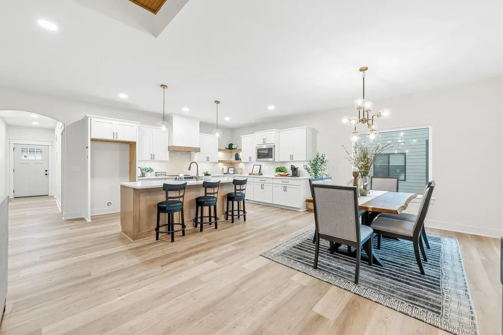 8235 E Summerside Place Bel Aire KS 67226