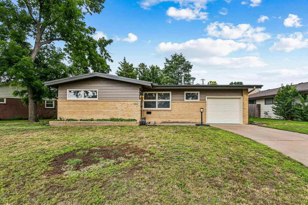 2427 W Wilson Wichita KS 67204