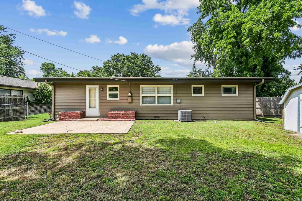 2427 W Wilson Wichita KS 67204