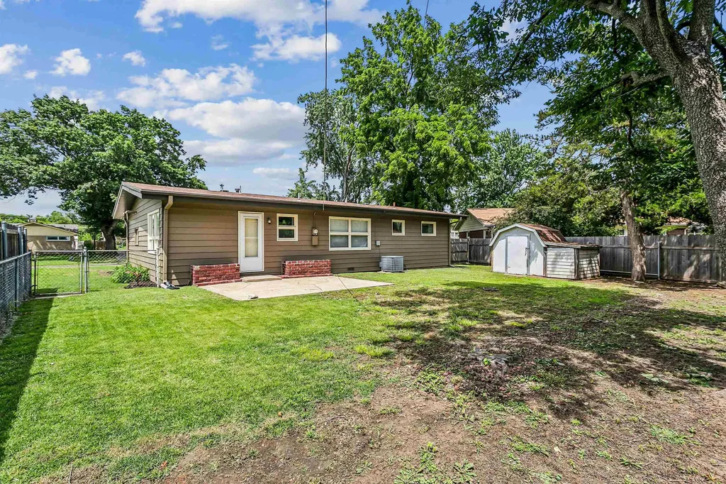 2427 W Wilson Wichita KS 67204